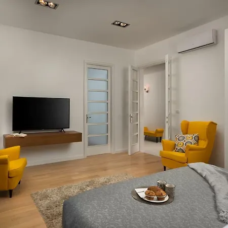 Apartment Carducci - Center